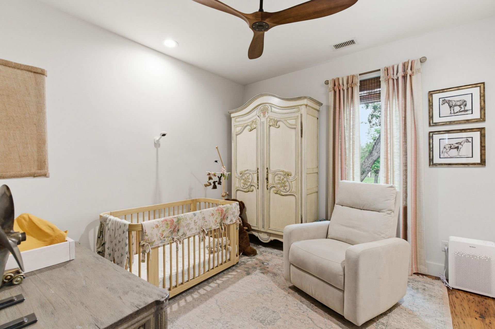 606 Simmons Street Photo 47