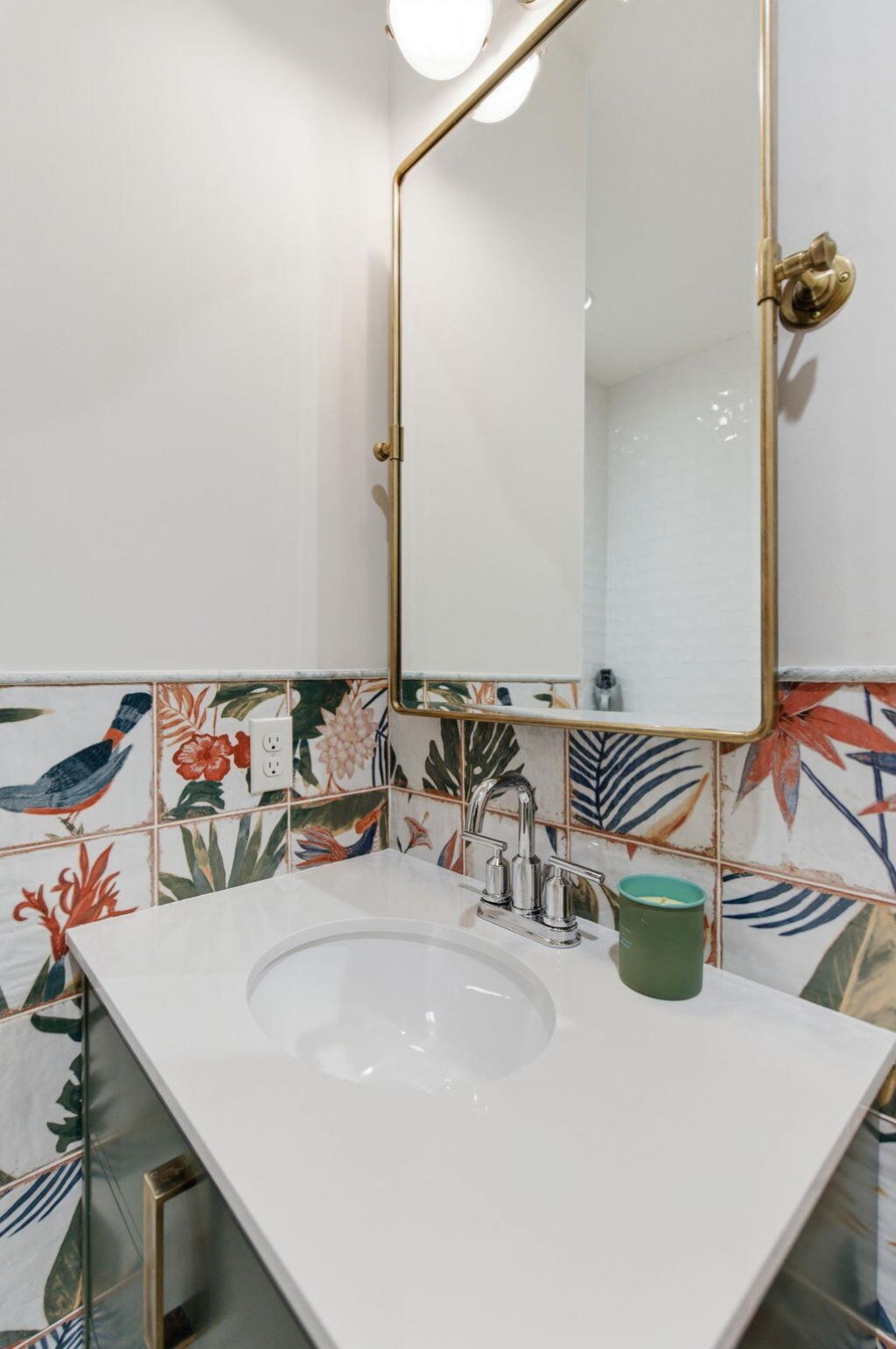 606 Simmons Street Photo 49