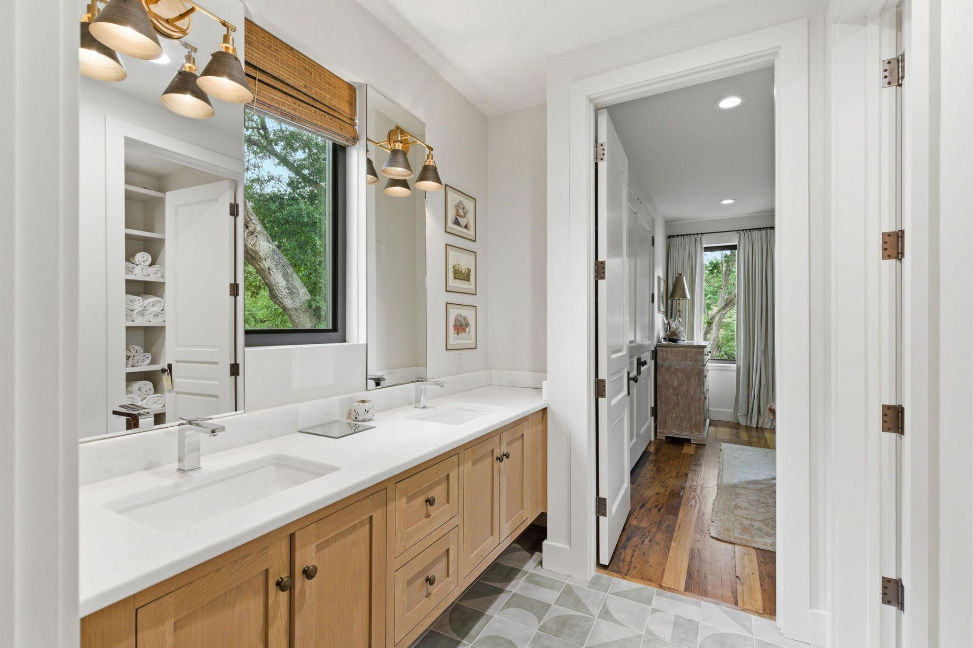 606 Simmons Street Photo 52