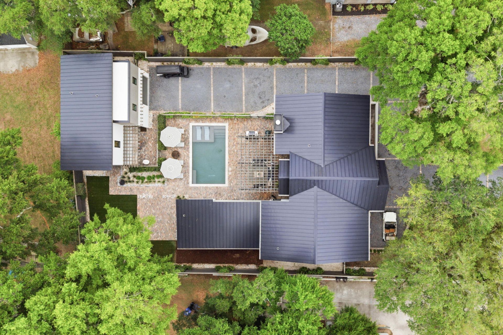 606 Simmons Street Photo 59