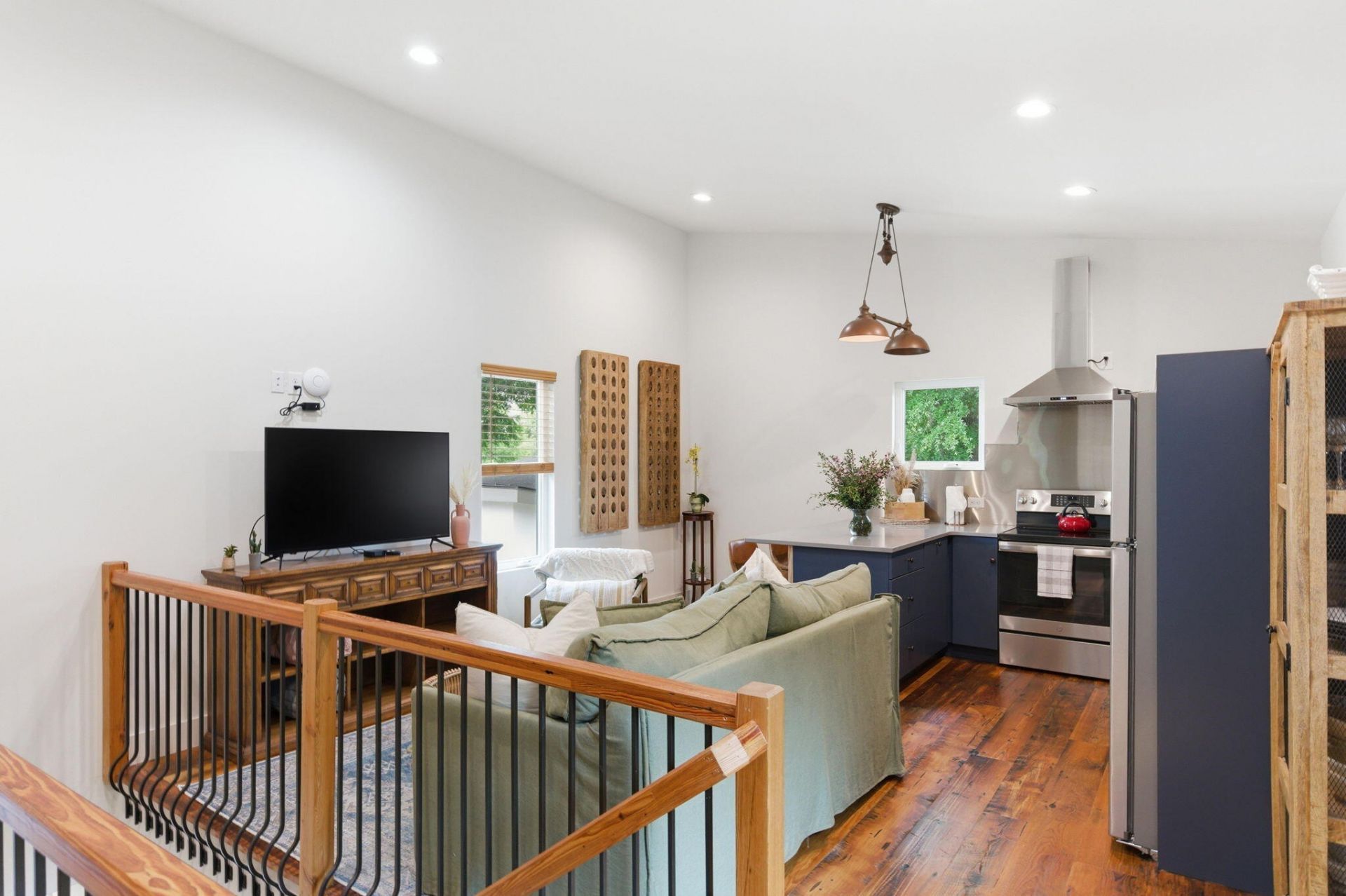606 Simmons Street Photo 61