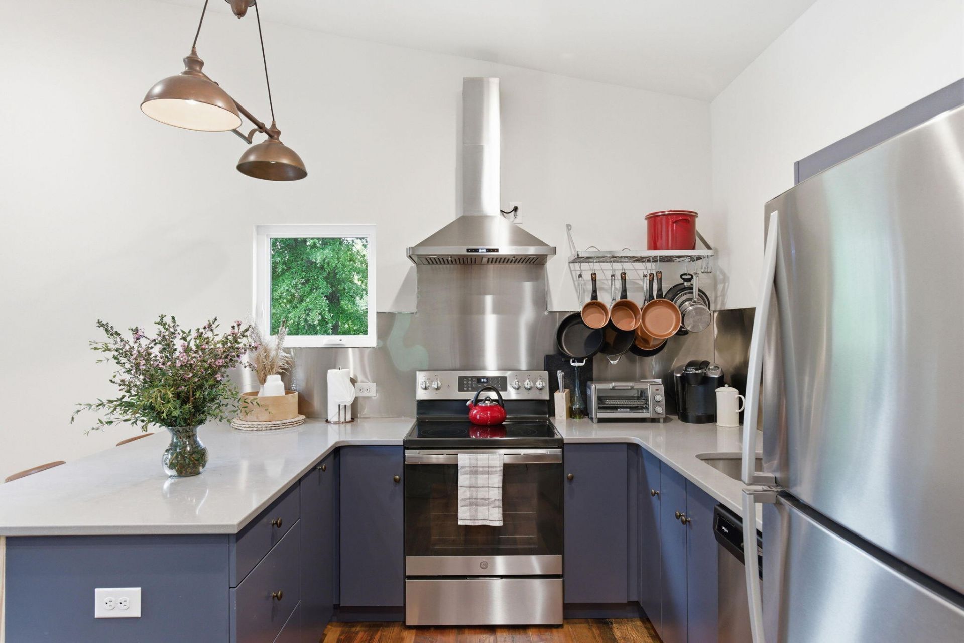 606 Simmons Street Photo 62