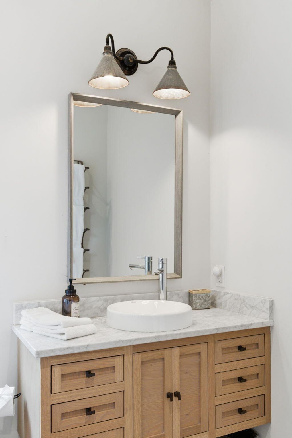 606 Simmons Street Photo 64