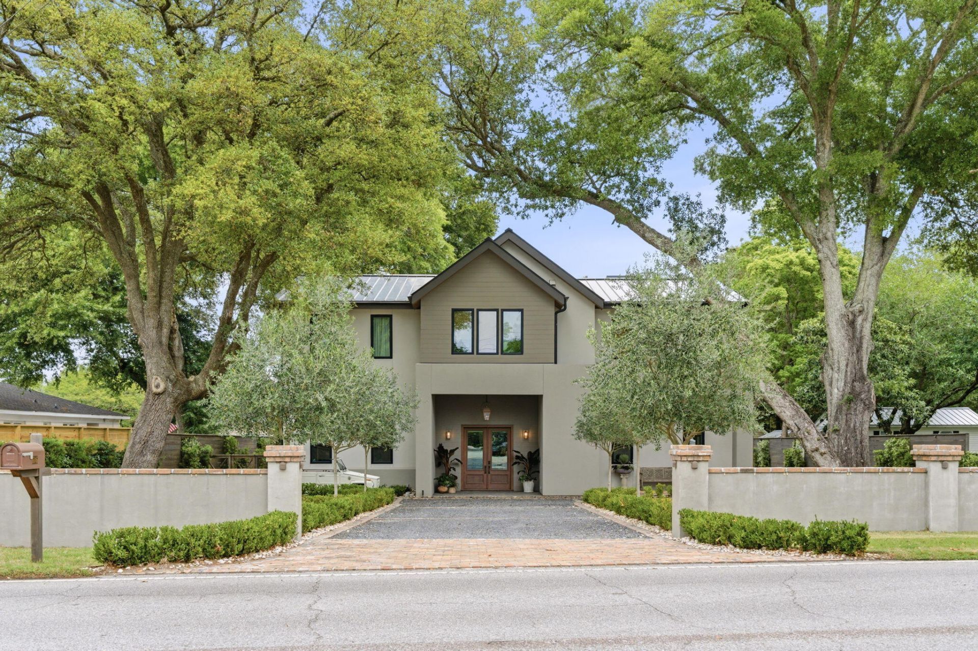 606 Simmons Street Photo 69
