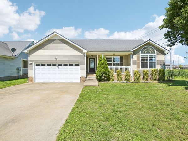 3800 Cindy Jo Dr N, Clarksville, TN 37040