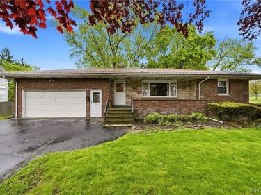 30 Woodward Avenue, Angola, NY 14006