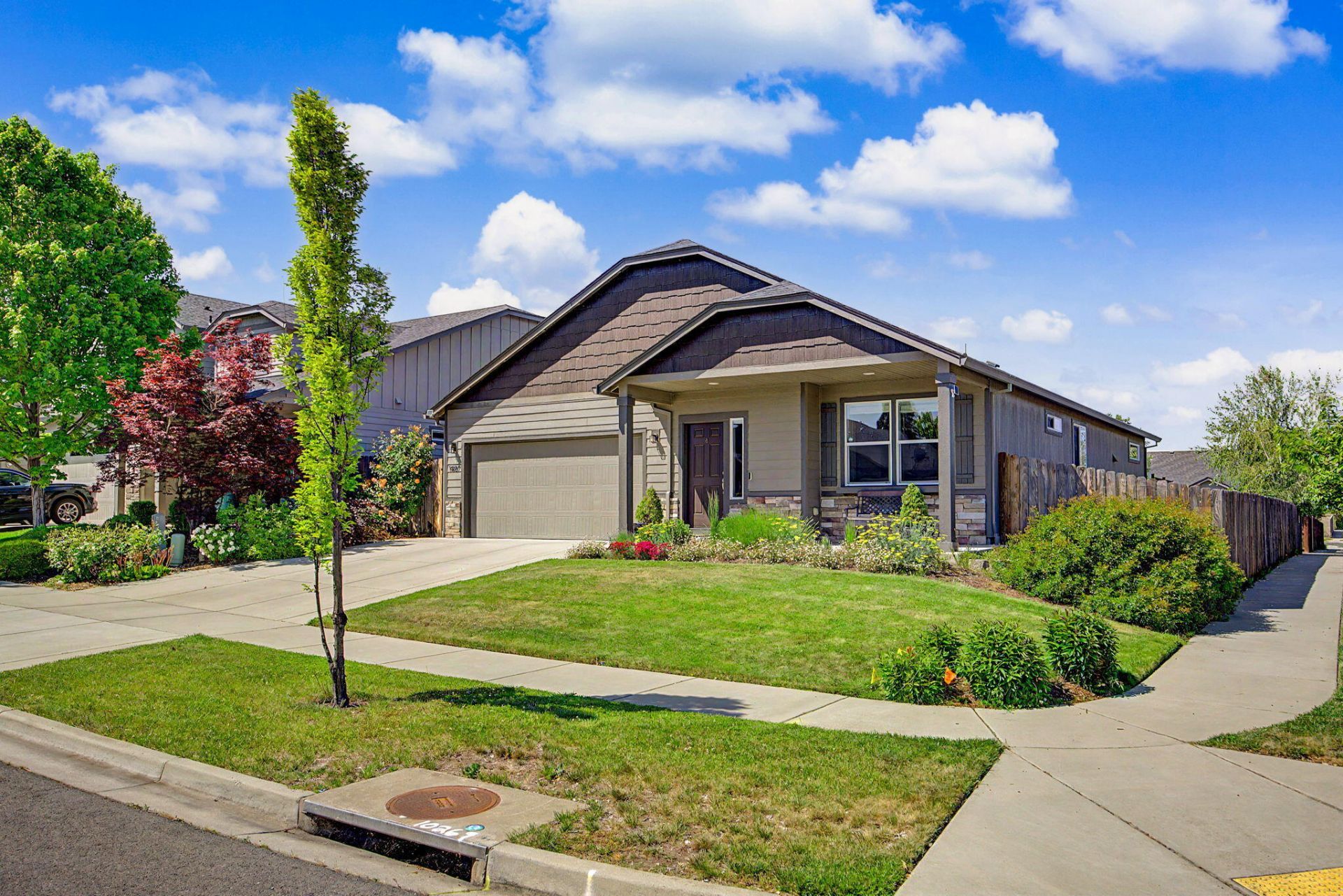 1487 Flower Street, Medford, OR 97504 Main Photo