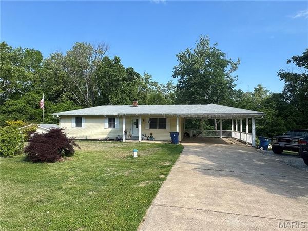 4943 Highway V, Villa Ridge, MO 63089