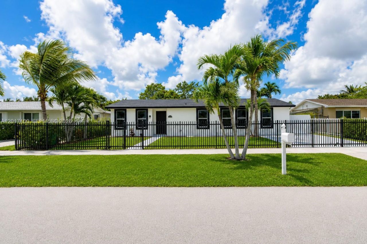 19050 SW 125th Ave, Miami, FL 33177 Main Photo