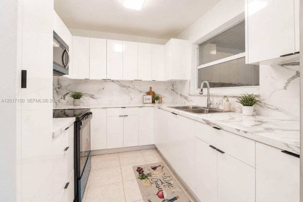 19050 SW 125th Ave, Miami, FL 33177 Photo