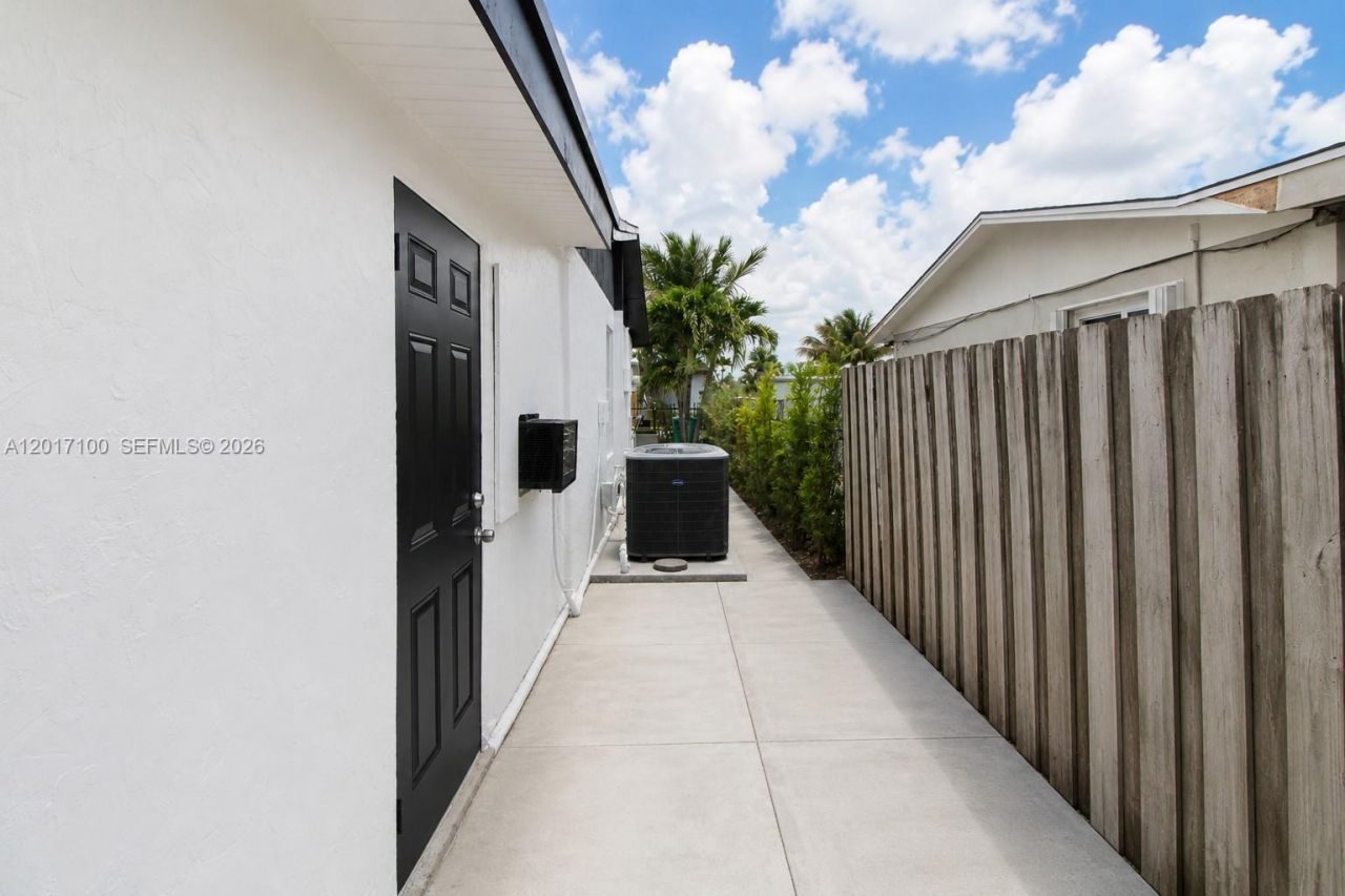 19050 SW 125th Ave, Miami, FL 33177 Photo