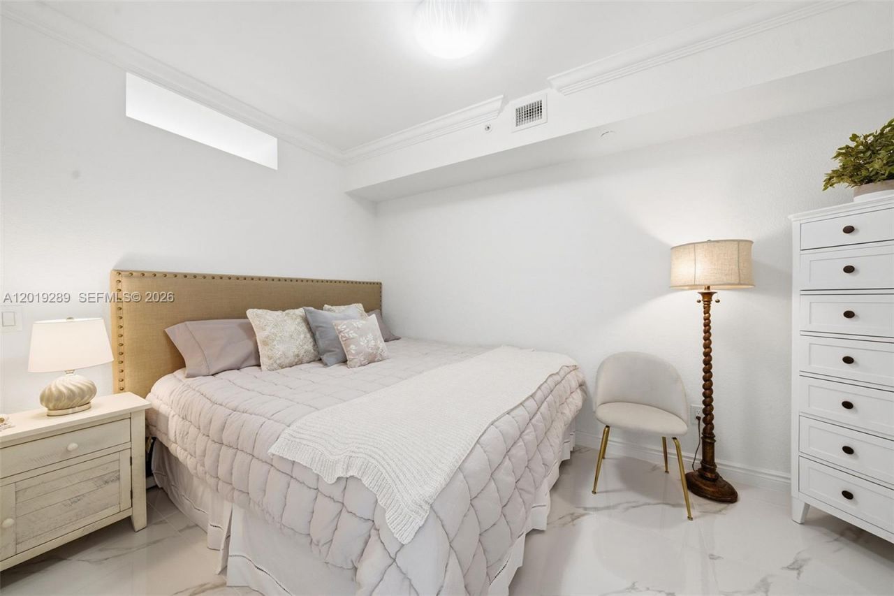 4779 Collins Ave, Unit 1206, Miami Beach, FL 33140 Photo