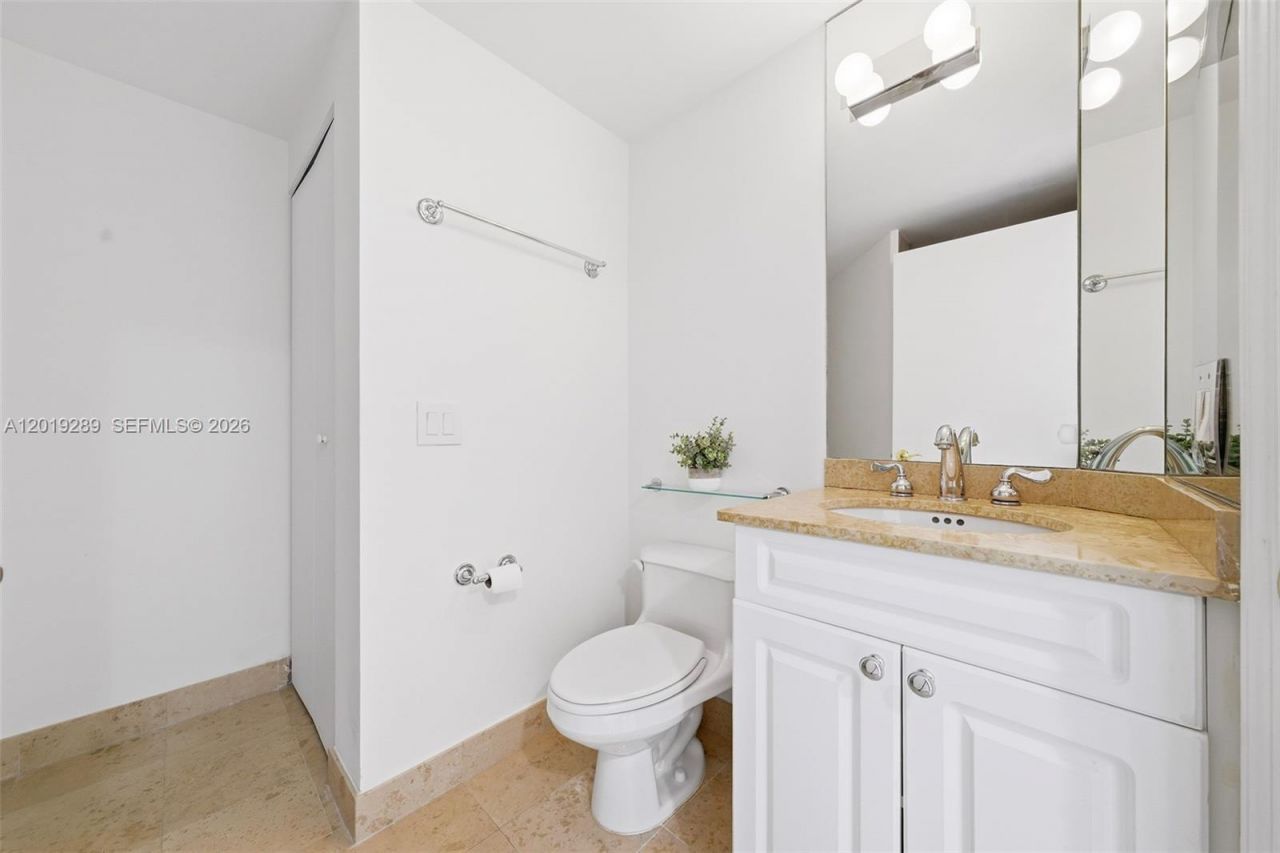 4779 Collins Ave, Unit 1206, Miami Beach, FL 33140 Photo