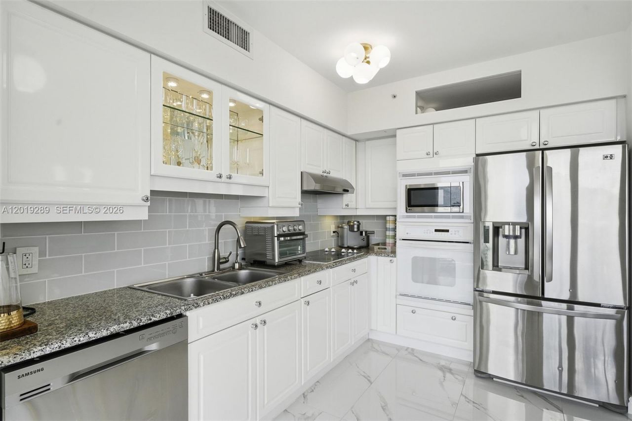4779 Collins Ave, Unit 1206, Miami Beach, FL 33140 Photo