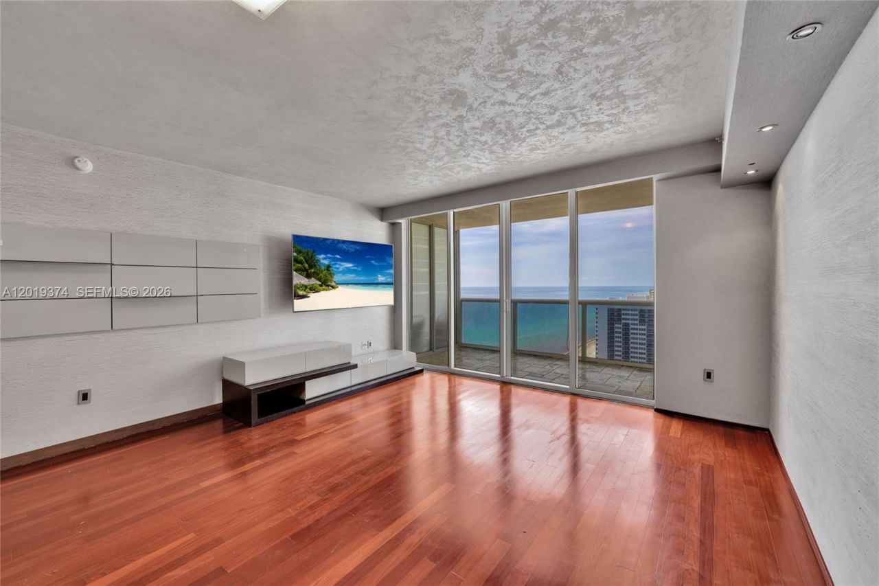 1830 S Ocean Dr , Unit 2705, Hallandale Beach, FL 33009 Photo