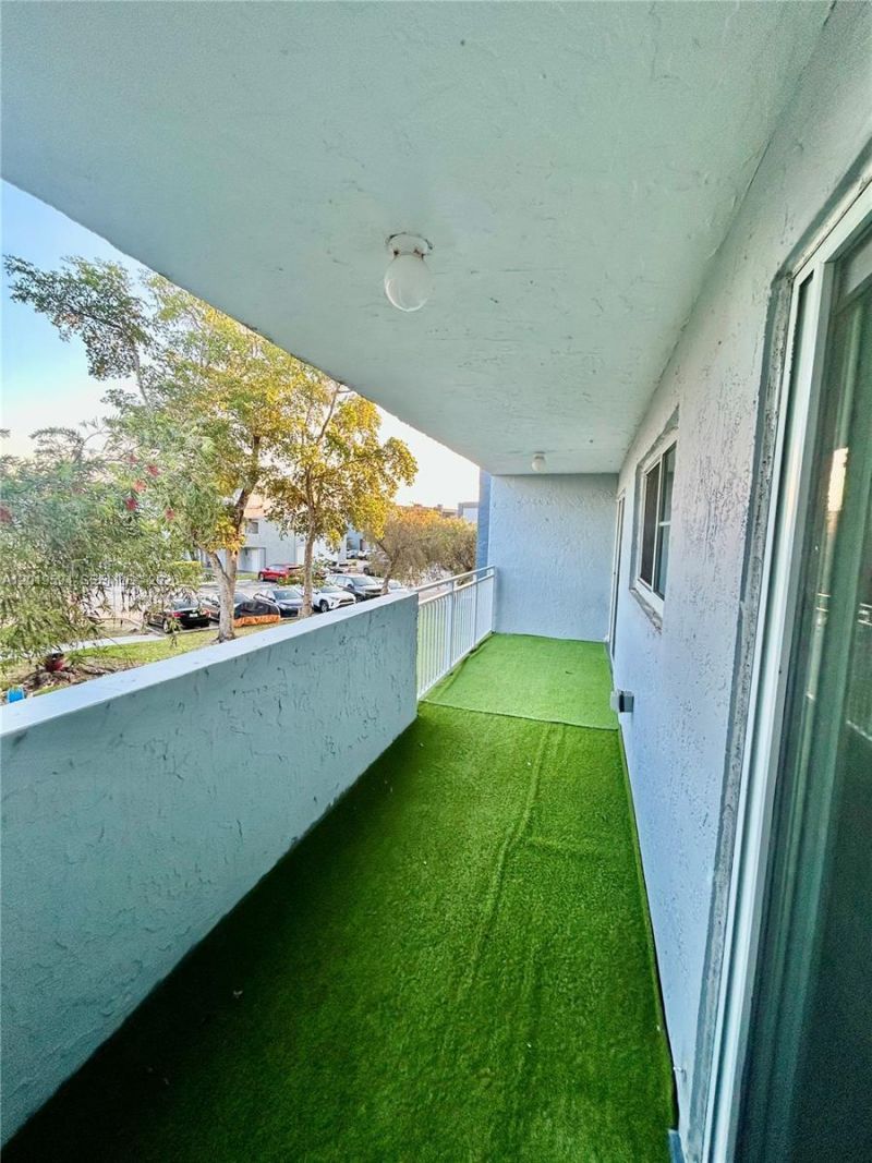 9375 Fontainebleau Blvd , Unit L217, Miami, FL 33172 Photo