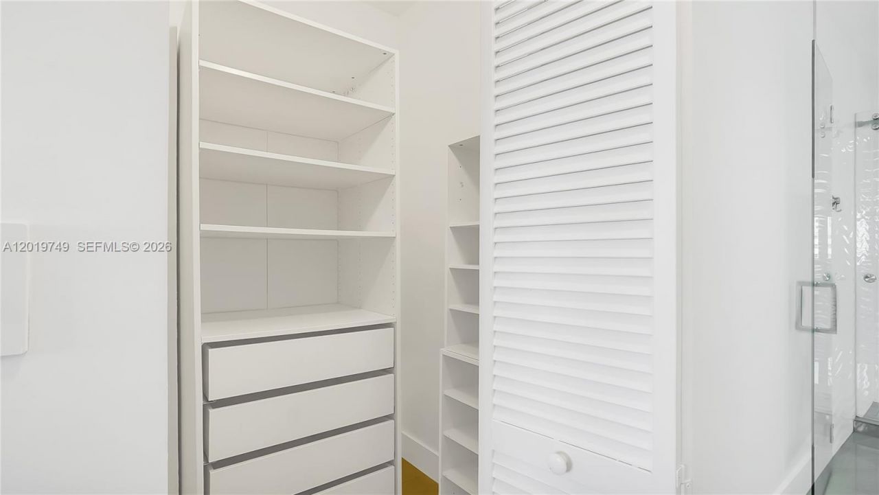 300 Bayview Dr , Unit 307, Sunny Isles Beach, FL 33160 Photo