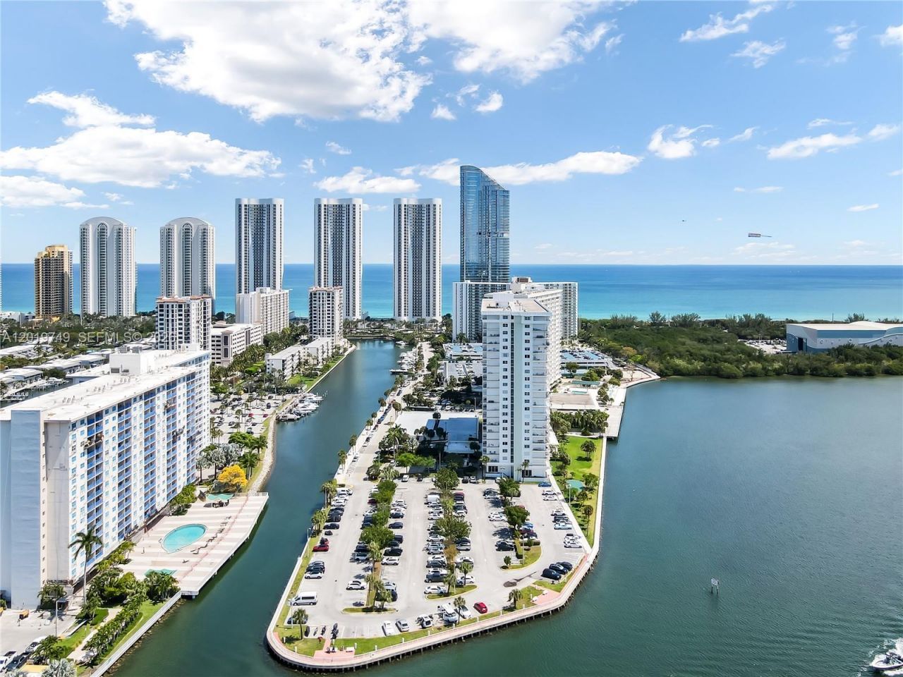 300 Bayview Dr , Unit 307, Sunny Isles Beach, FL 33160 Photo