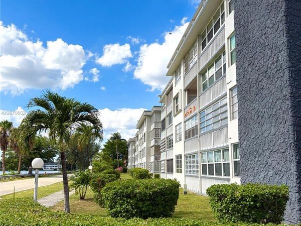 18601 NE 14th ave , Unit 301, Miami, FL 33179