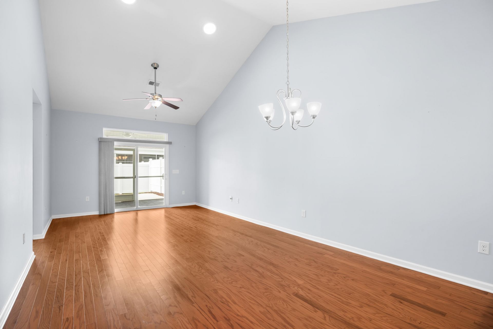 736 Salerno Circle Photo 9