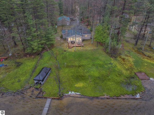 2255 Wenonah Trail, Lake City, MI 49651