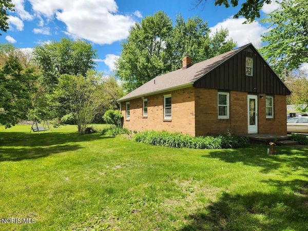 2048 S Berkey Southern Road , Swanton, OH 43558