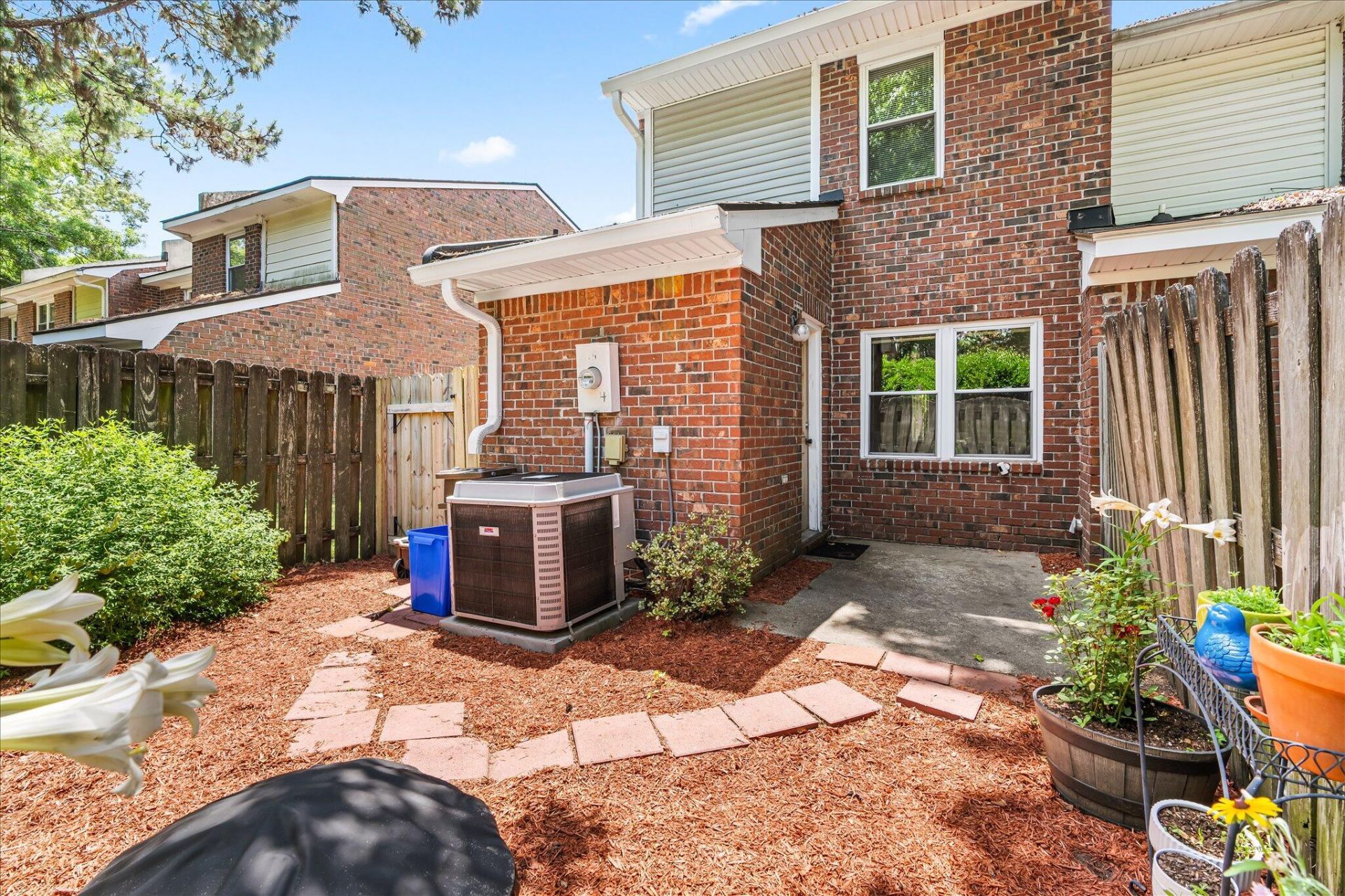 1057 Hunters Trace Photo 15