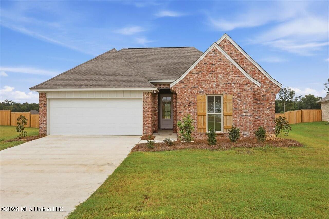 704 Kathleen Drive, Canton, MS 39046 Main Photo
