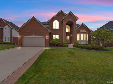 42088 Woodglen Drive, Novi, MI 48375