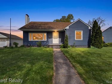 718 Waterloo Avenue, Monroe, MI 48161