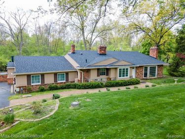 25461 Tweed Drive, Franklin Vlg, MI 48025