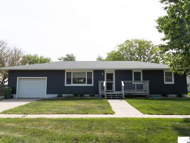 625 2nd Street , Hampton, NE 68843