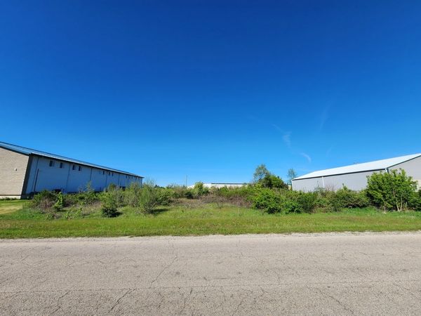 11207 Commercial Street , Richmond, IL 60071