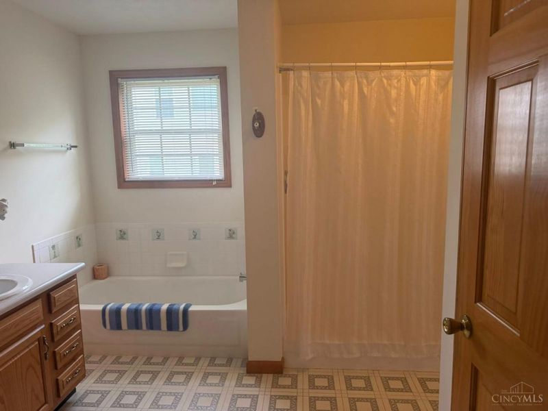 313 Sharon Court, Middletown, OH 45042 Photo 11