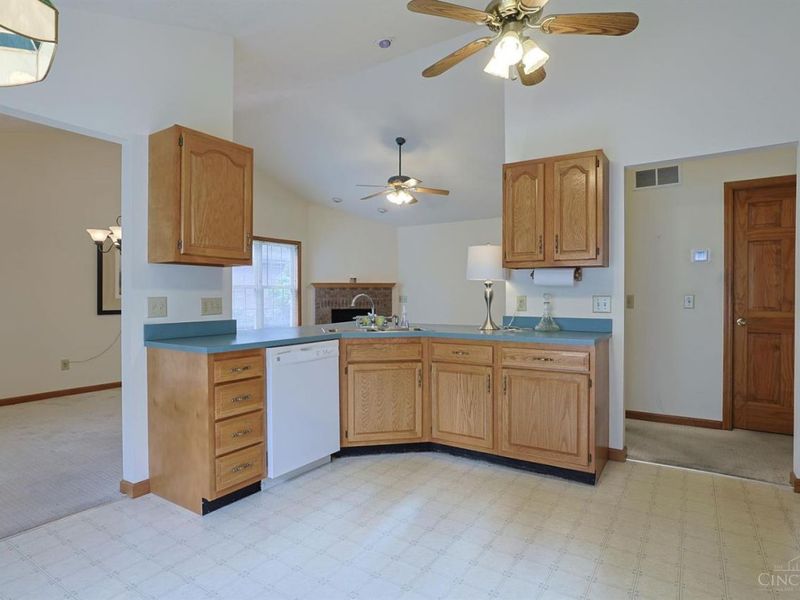 313 Sharon Court, Middletown, OH 45042 Photo 12