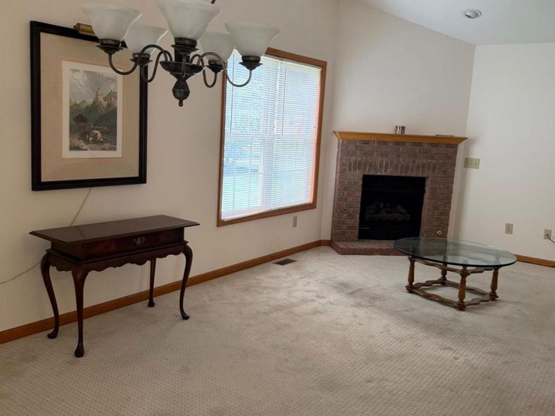 313 Sharon Court, Middletown, OH 45042 Photo 4