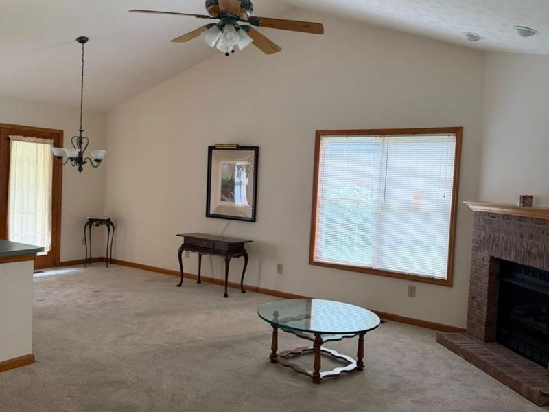 313 Sharon Court, Middletown, OH 45042 Photo 5