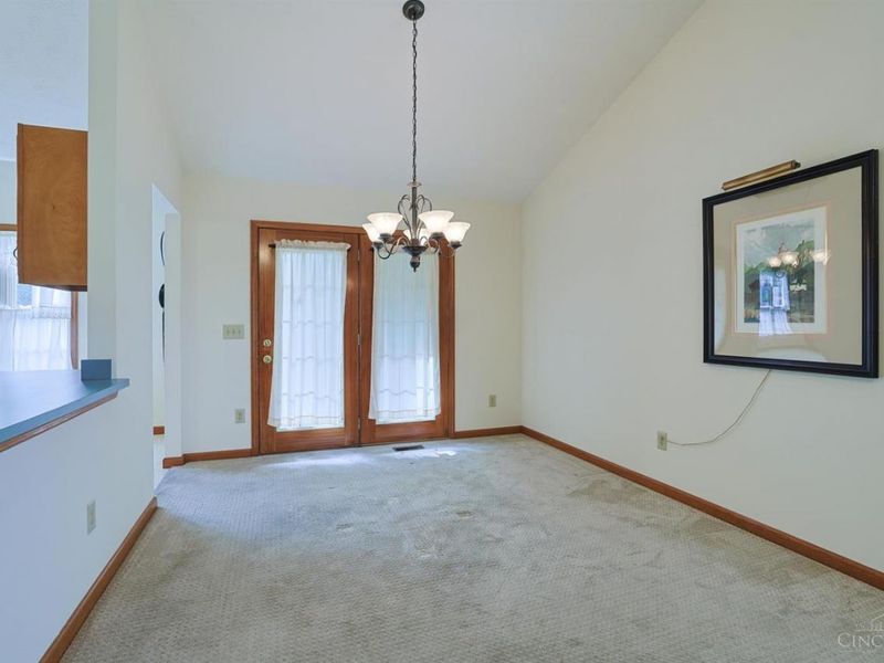 313 Sharon Court, Middletown, OH 45042 Photo 8
