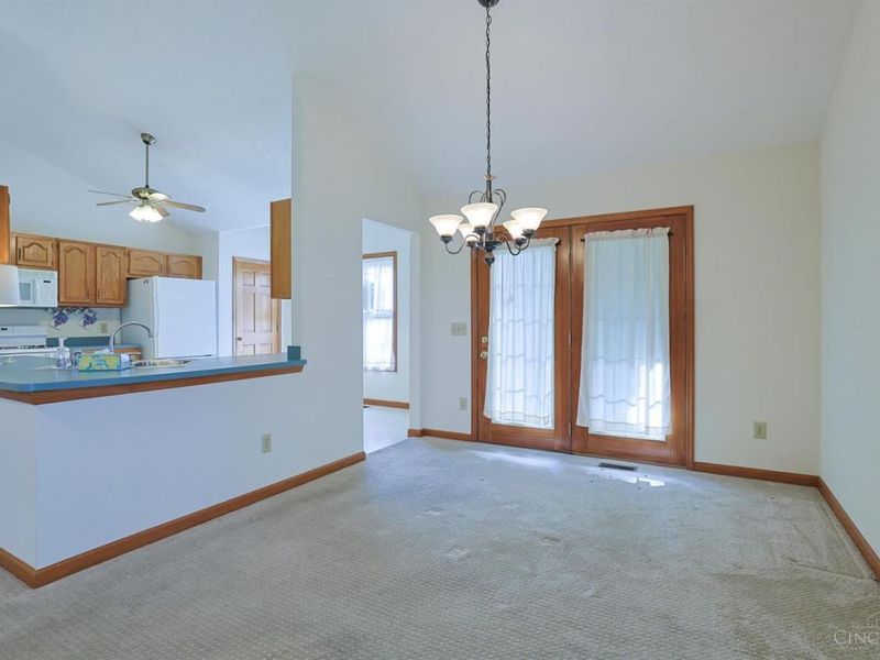 313 Sharon Court, Middletown, OH 45042 Photo 9