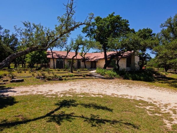 20 Sheppard LN, Lampasas, TX 76550