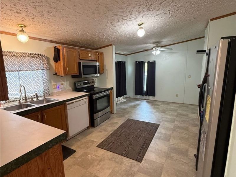 6476 Linda Lane, Ravenna, OH 44266 Photo 3