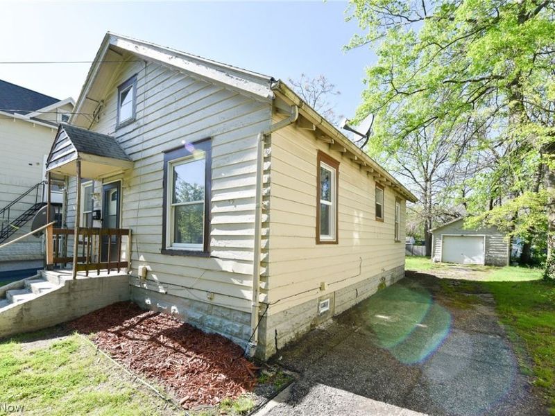 761 E Crosier Street, Akron, OH 44306 Photo 2