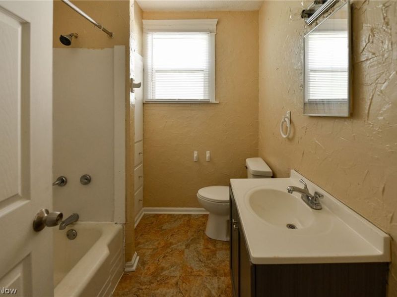 761 E Crosier Street, Akron, OH 44306 Photo 20