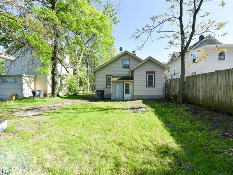 761 E Crosier Street, Akron, OH 44306 Photo 5
