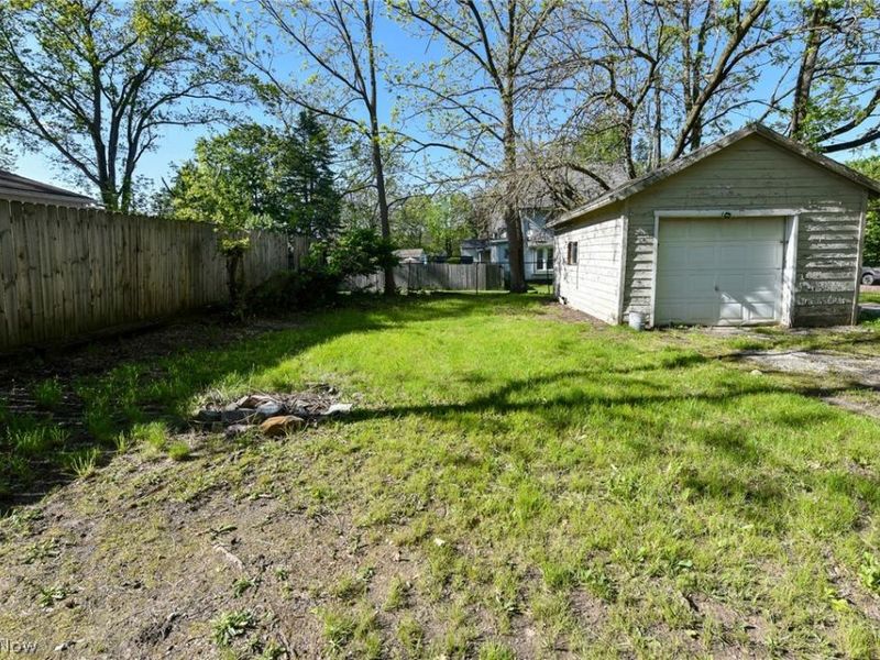 761 E Crosier Street, Akron, OH 44306 Photo 7
