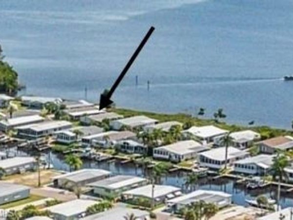 5548 Adam DR , NORTH FORT MYERS, FL 33917