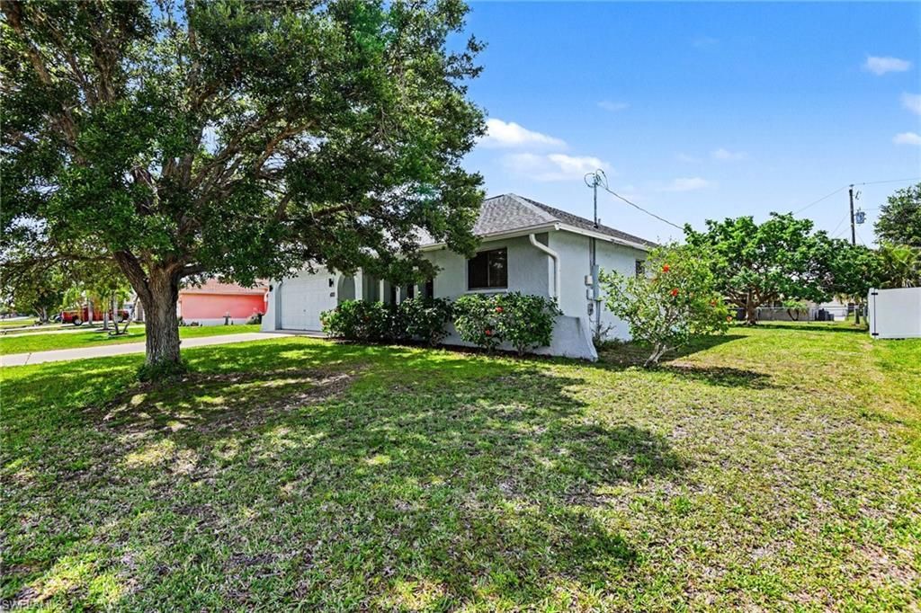 610 Retunda Pkwy W, Cape Coral, FL 33904 Photo