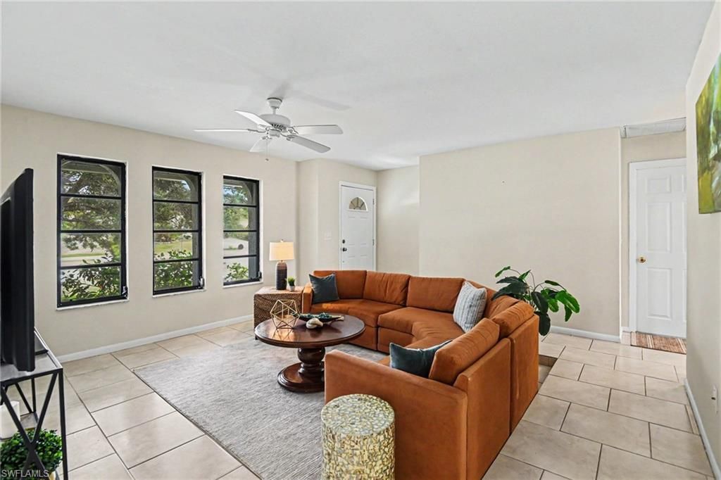 610 Retunda Pkwy W, Cape Coral, FL 33904 Photo