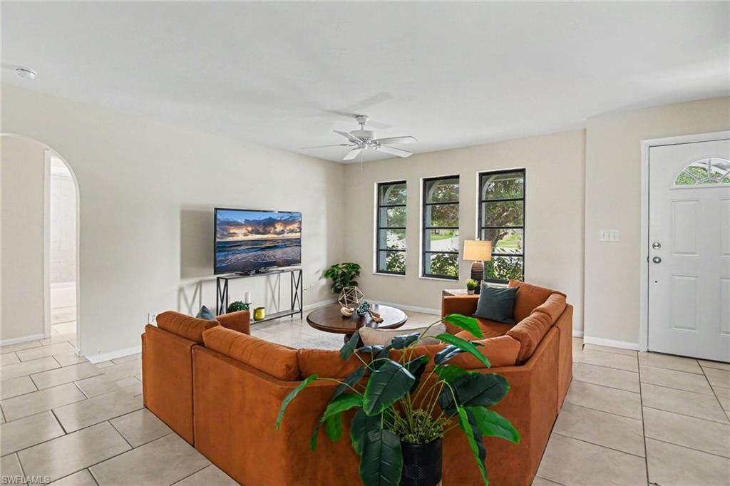 610 Retunda Pkwy W, Cape Coral, FL 33904 Photo