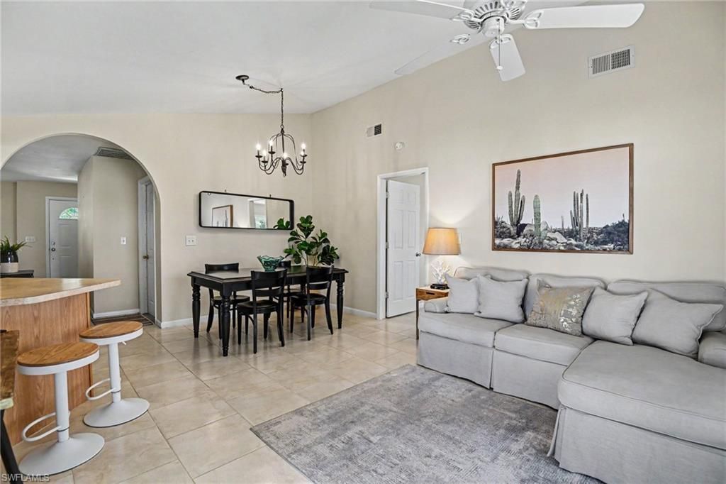 610 Retunda Pkwy W, Cape Coral, FL 33904 Photo